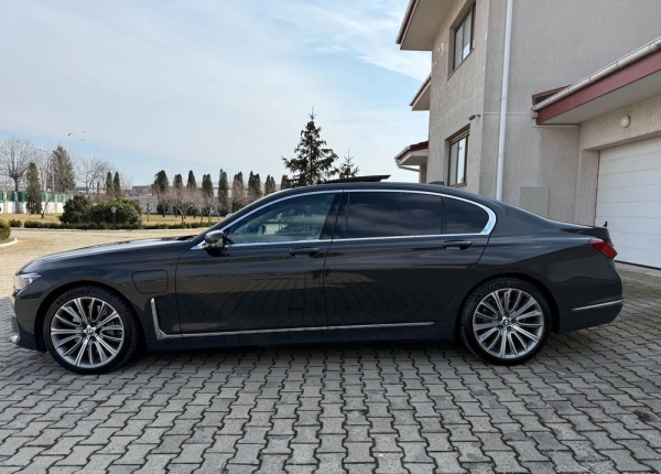 2019 BMW 745Le xDrive AT PHEV - Image 11