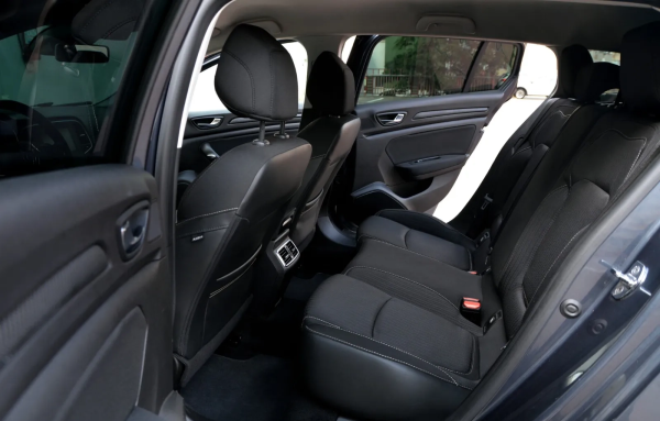 2020 Renault Megane BLUE dCi 115 INTENS - Image 5