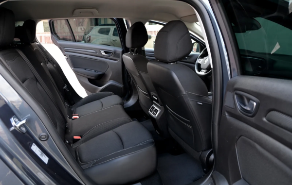 2020 Renault Megane BLUE dCi 115 INTENS - Image 6