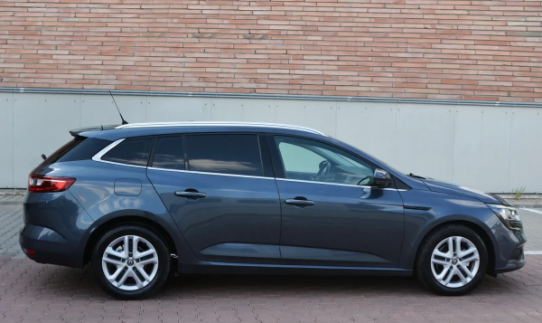 2020 Renault Megane BLUE dCi 115 INTENS - Image 4