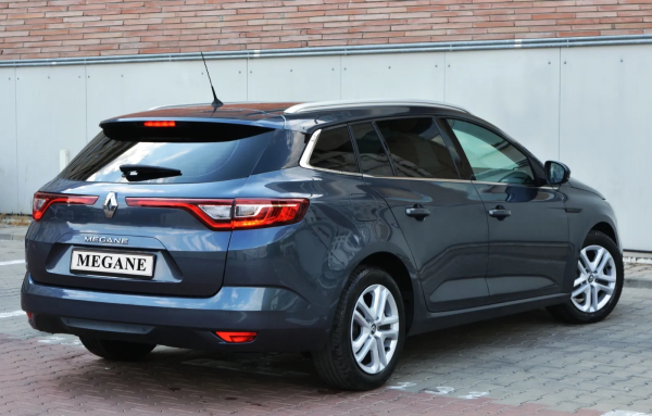 2020 Renault Megane BLUE dCi 115 INTENS - Image 11