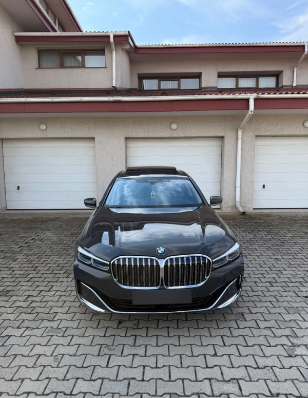 2019 BMW 745Le xDrive AT PHEV - Image 3