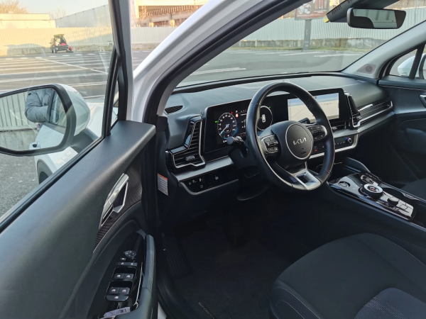 2022 Kia Sportage Hybrid - Image 12