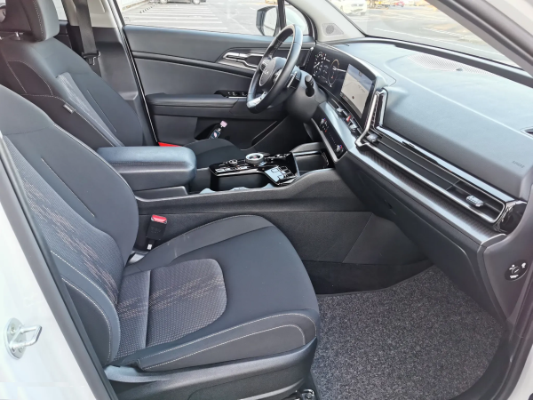 2022 Kia Sportage Hybrid - Image 4