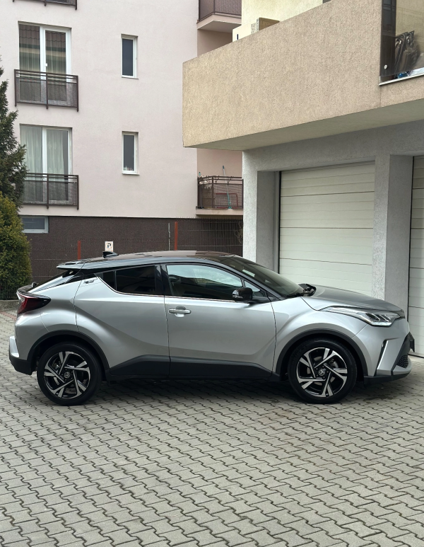 2023 Toyota C-HR 1.8 HSD 122 CP 4×2 CVT C-Lassy Bi-Tone - Image 4