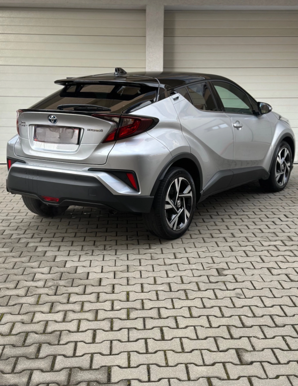 2023 Toyota C-HR 1.8 HSD 122 CP 4×2 CVT C-Lassy Bi-Tone - Image 12